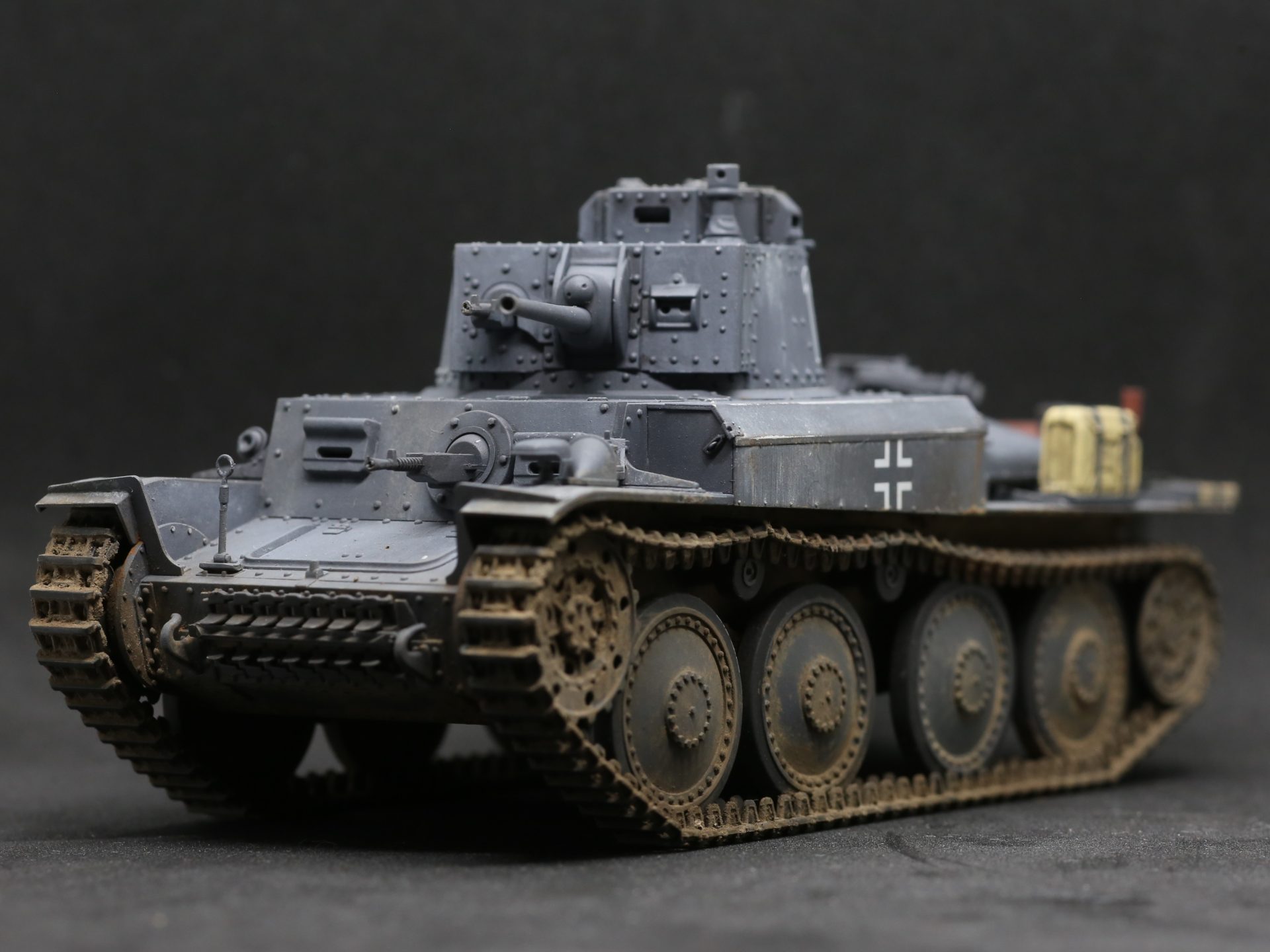 Tamiya 1/35 Panzerkampfwagen 38(t) Ausf. E/F