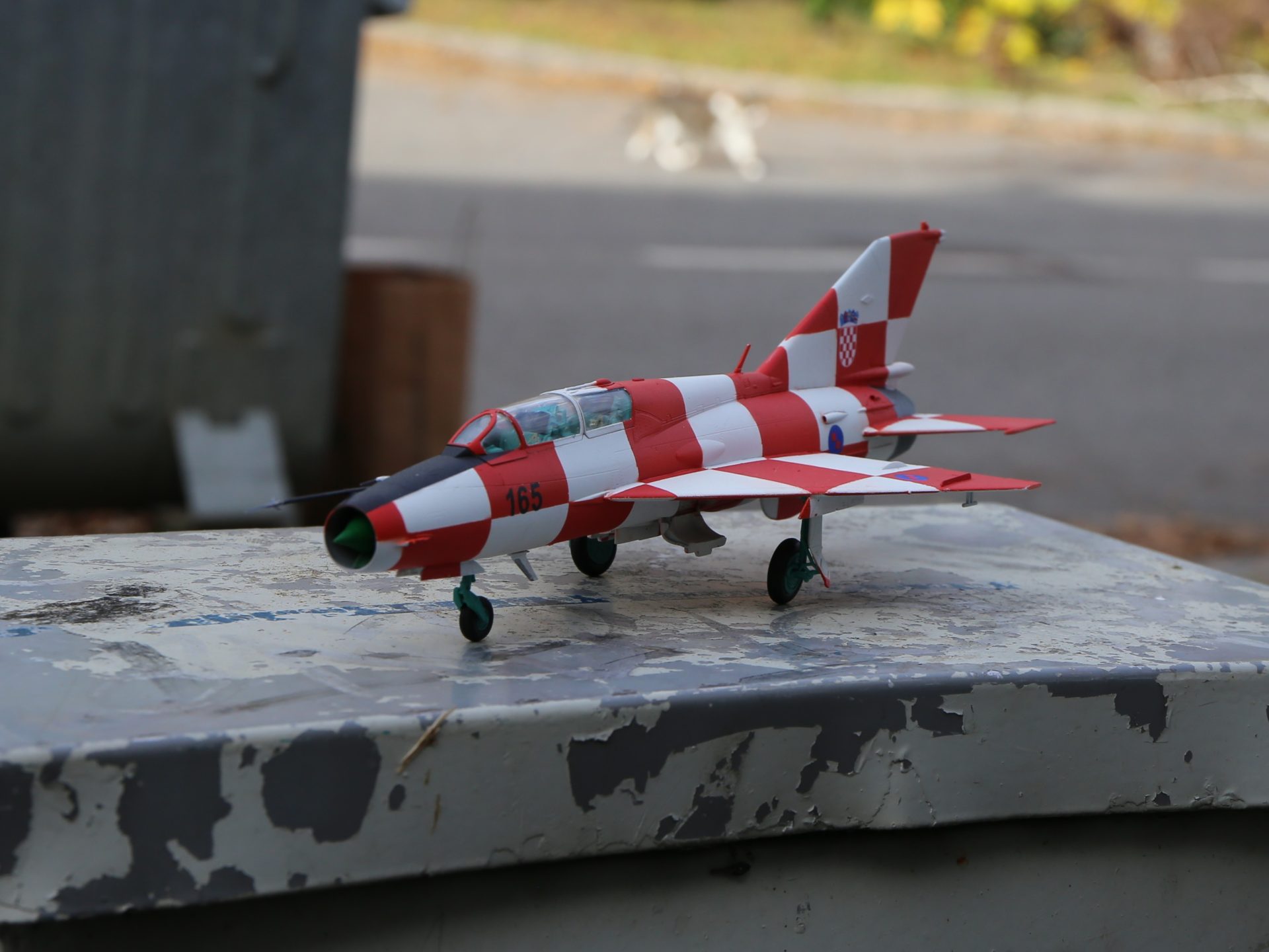 Trumpeter 1/48 MiG-21UMD “Kockica”